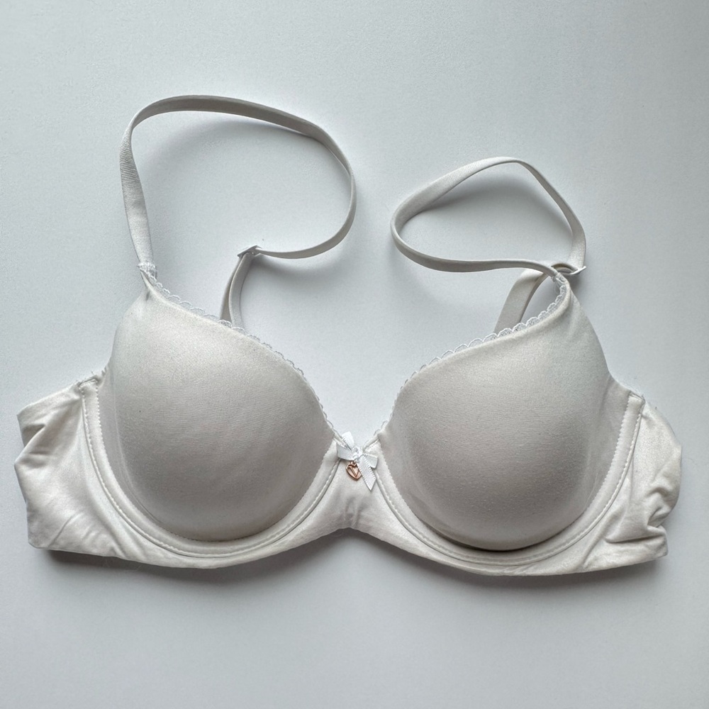 Victoria’s Secret White Body By Victoria Lined Demi Underwire Bra